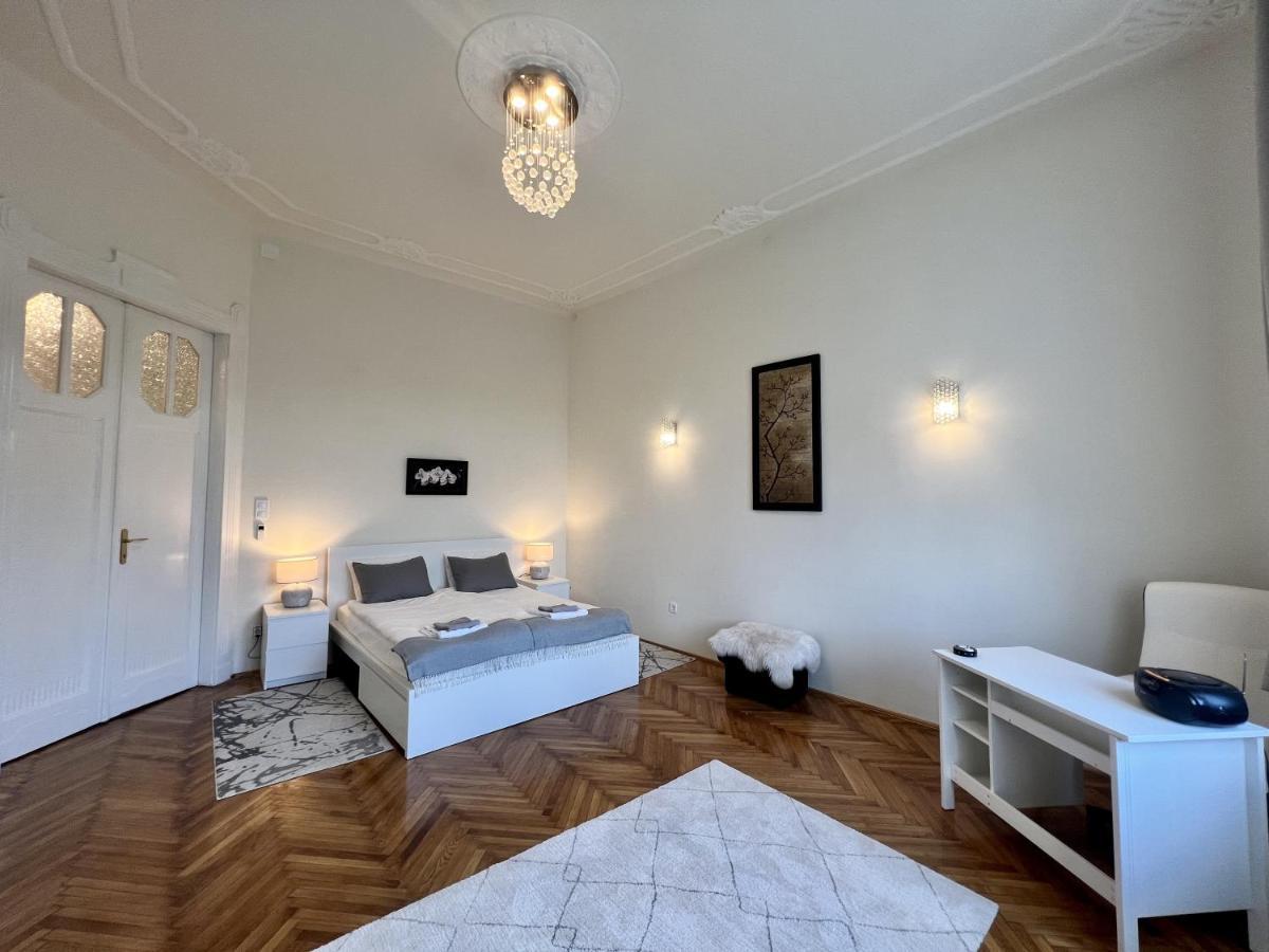 Krisztina Apartments Budapeste Exterior foto